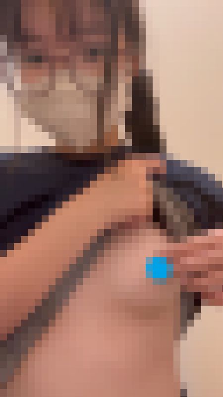 【4K】顔出し♪見習い絵師ちゃん♪極貧乳な乳首オナ♪３日分♪ぷっくりするまでひたすら撫でる　412　サンプル画像1