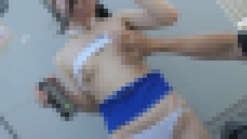 某エナジードリンクキャンペーンガールちゃんがイベント会場で悪質カメコの餌食に サンプル画像2