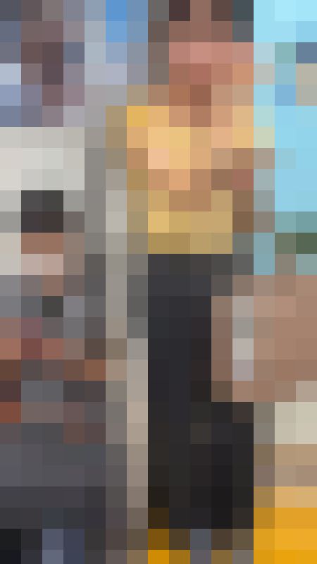 【推定B~Cカップ15】ブラ紐見え!?大人っぽさの中にほんのり可愛さが混ざるOLのお乳の膨らみ撮影! サンプル画像4