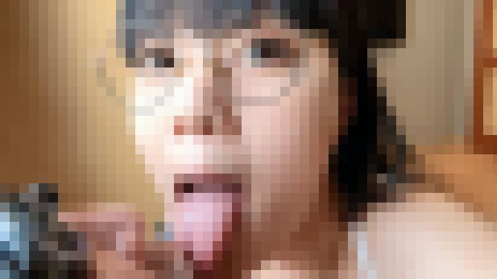 【メガネ美女のねっとりディープキス】舌を吸われ唾を交わす濃厚キス！　サンプル画像1