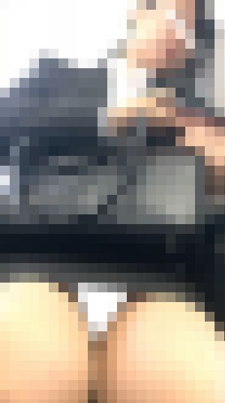 【再販】(電車対面)(顔出)無防備が過ぎちゃって…下からのぞき込む様なアングルで無防備なお顔と▼ぞーんを観察されちゃったリクスーお姉さん サンプル画像