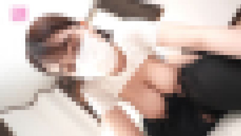 11四つん這いで乳吸いまくり！！乳牛のようなKカップOLエマのおっぱいに食らいつく！　サンプル画像4