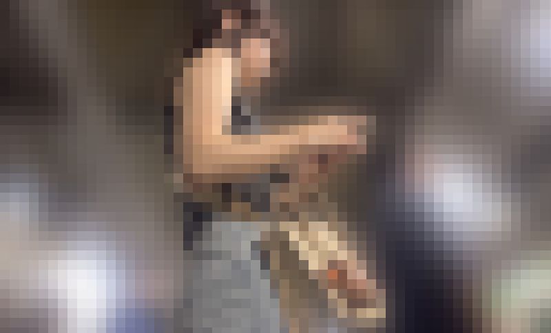 【再販】超Sクラスのパッツン美尻を下から堪能！尻肉を階段で突き出して食い込むパンティラインで♂を挑発!　サンプル画像2