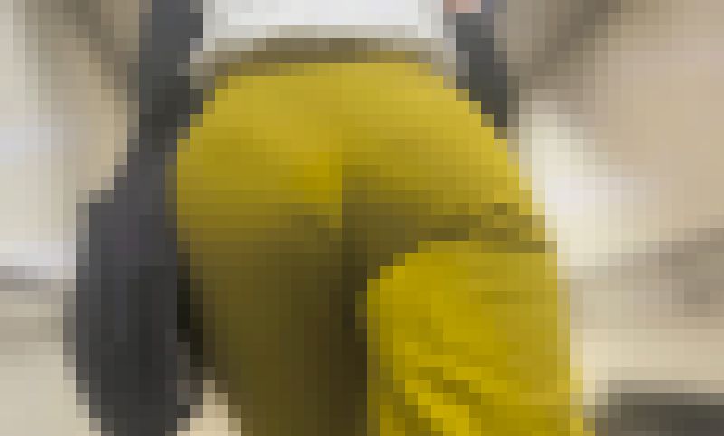 【再販】極上の下品な美巨尻を下から堪能!ケツをムニュらせながら食い込むパンティと浮き出るクロッチで男を挑発! サンプル画像1