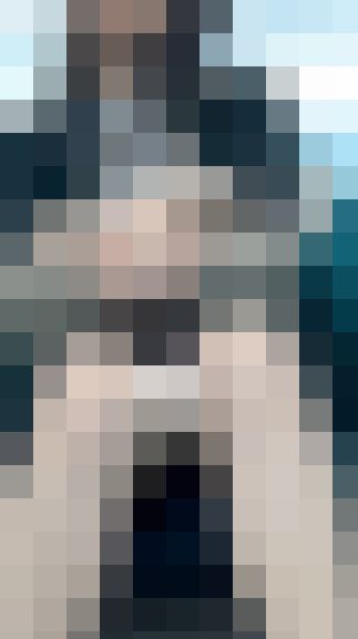 (電車対面)(顔出)スカートからむき出し…パンプスからそそり立つ引き締まったキレイなパンストあんよが悩まし過ぎるOLお姉さん サンプル画像