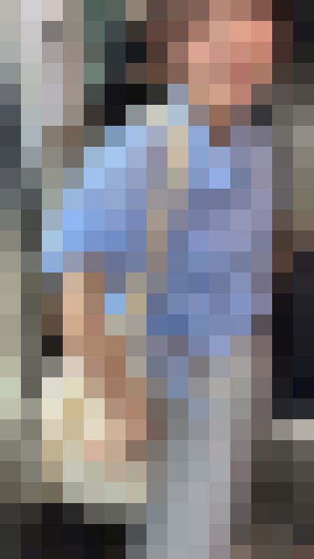 【推定B~Cカップ17】お腹チラ！笑顔が可愛い女子大生のおっぱいの膨らみ撮影！　サンプル画像1