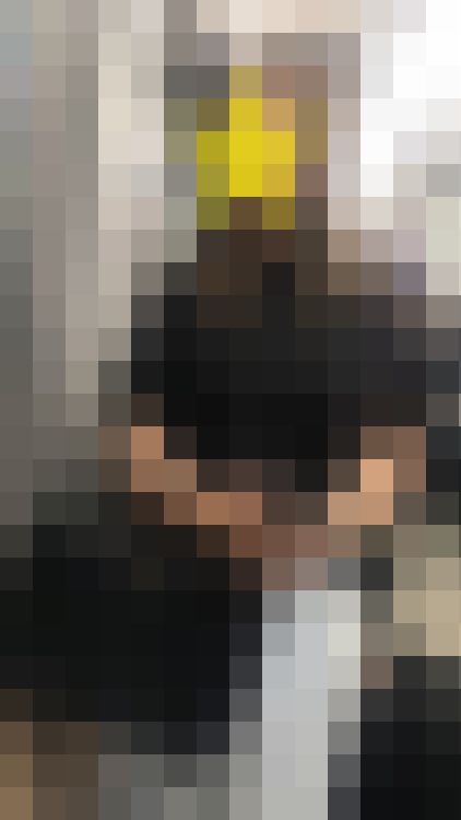 爆乳マダムとアイドル級女良至近距離ロックオン！　サンプル画像1