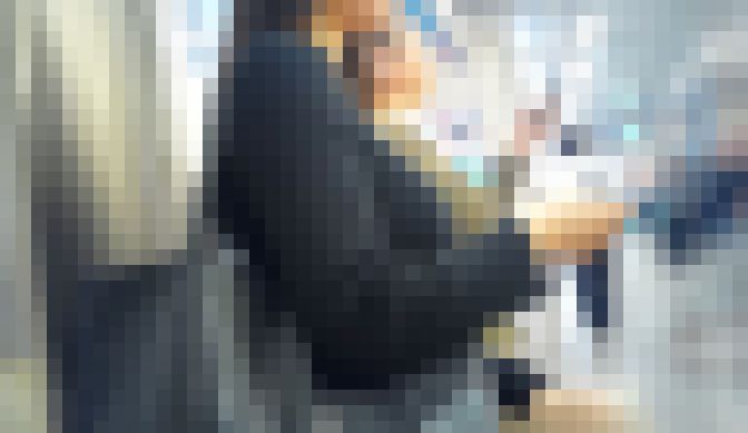 ニットを突き上げる美爆乳！待ち合わせする清楚系美人お姉さんの膨らみがエロ過ぎるなど。　サンプル画像2