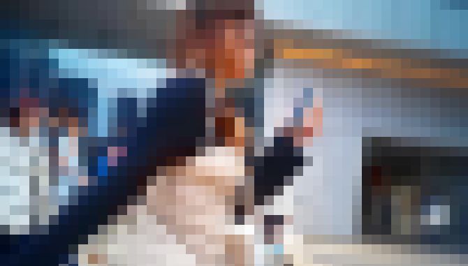 ニットを突き上げる美爆乳！待ち合わせする清楚系美人お姉さんの膨らみがエロ過ぎるなど。　サンプル画像5