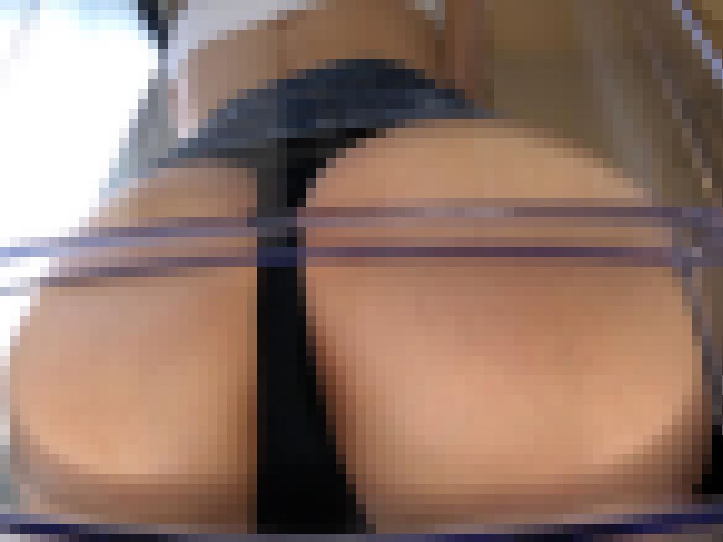 【再販】パンツ丸見え『透明椅子』?愛嬌たっぷり神・美乳ギャルちゃん?　サンプル画像5