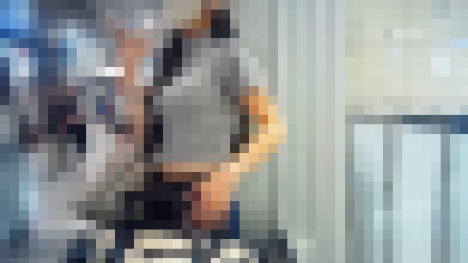 超絶クビレ美巨乳美人お姉さんが胸元強調させて待ち合わせなど　サンプル画像3