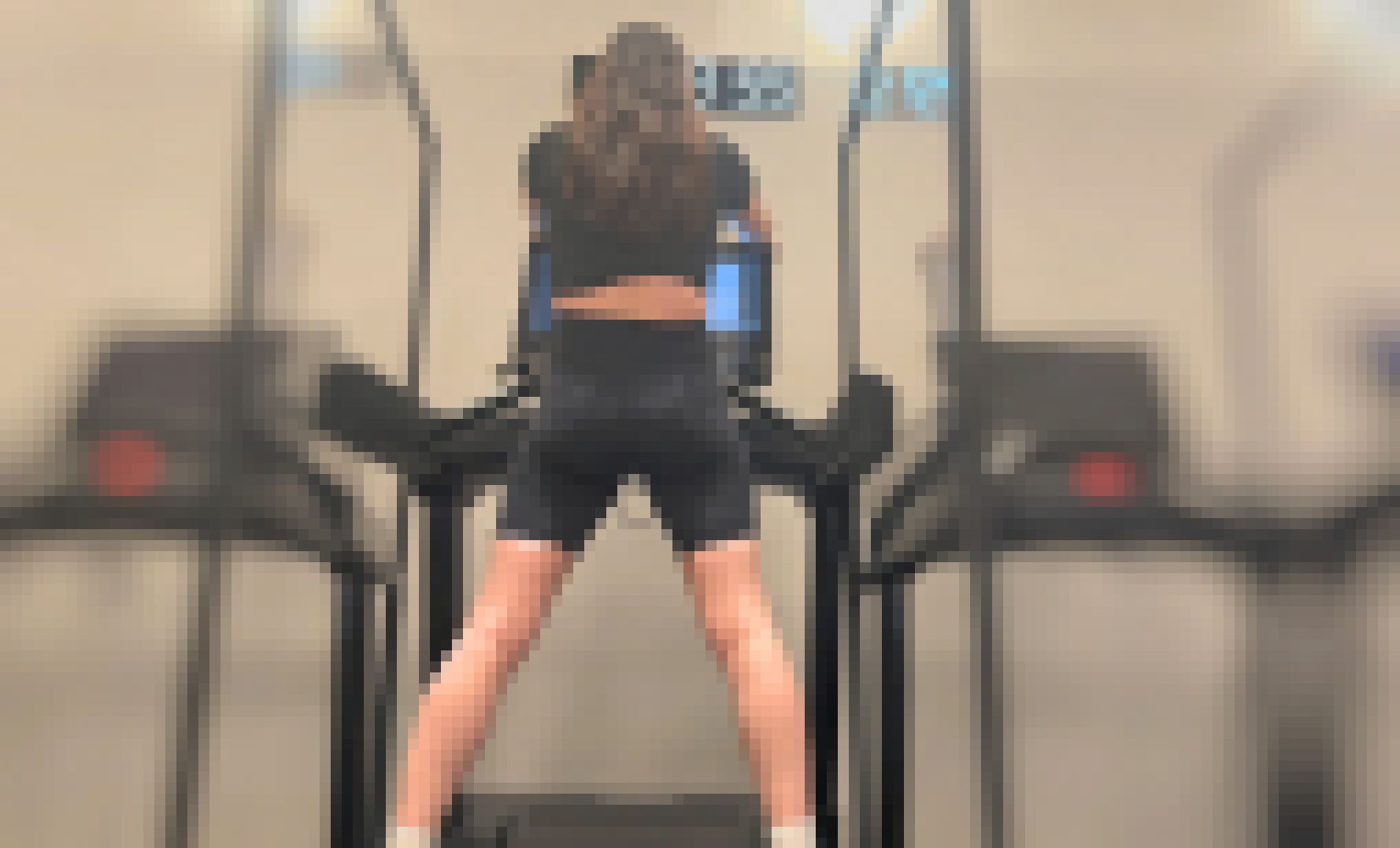 【再販】超Sクラスのショートパンツ美尻を下から堪能！潤いたっぷりの色白美ボディから美尻を突き出し食い込みで♂を挑発!　サンプル画像3