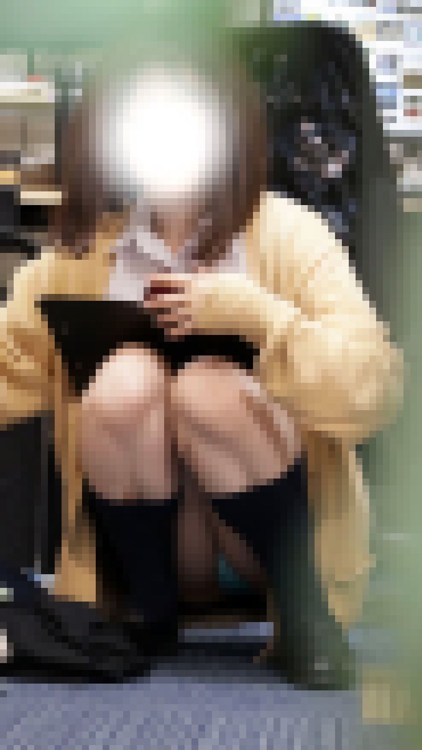 有名私立出ててもパンティは隠さないんですねぇ・・・知的清純空色パンティ　サンプル画像3