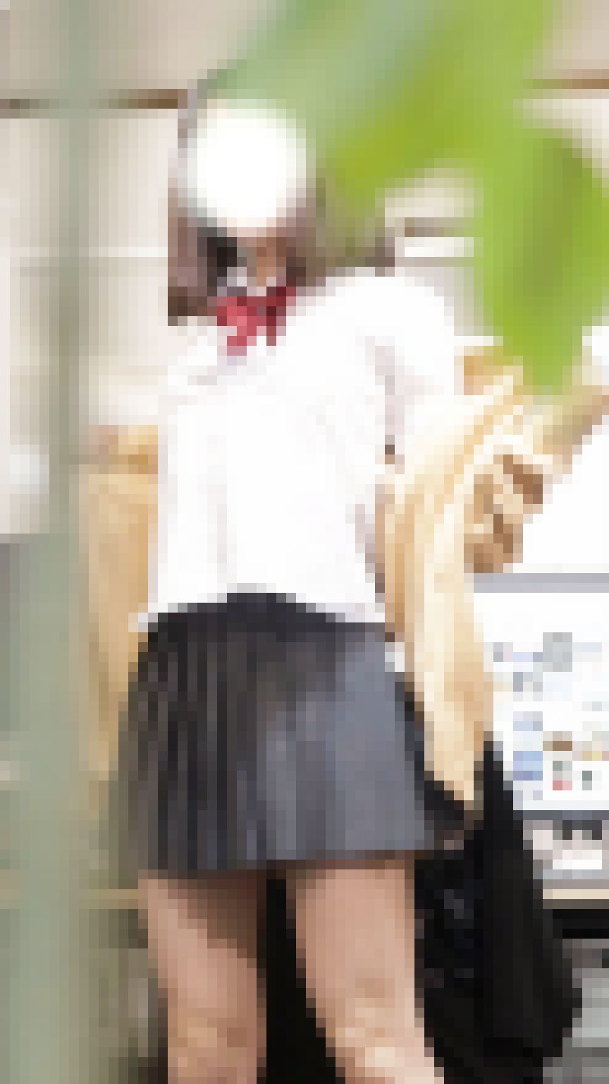 有名私立出ててもパンティは隠さないんですねぇ・・・知的清純空色パンティ　サンプル画像4