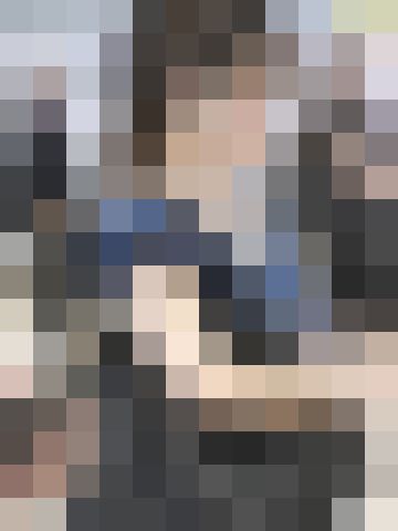 【再販】munech220 お化粧中に両乳首が見えちゃった サンプル画像2