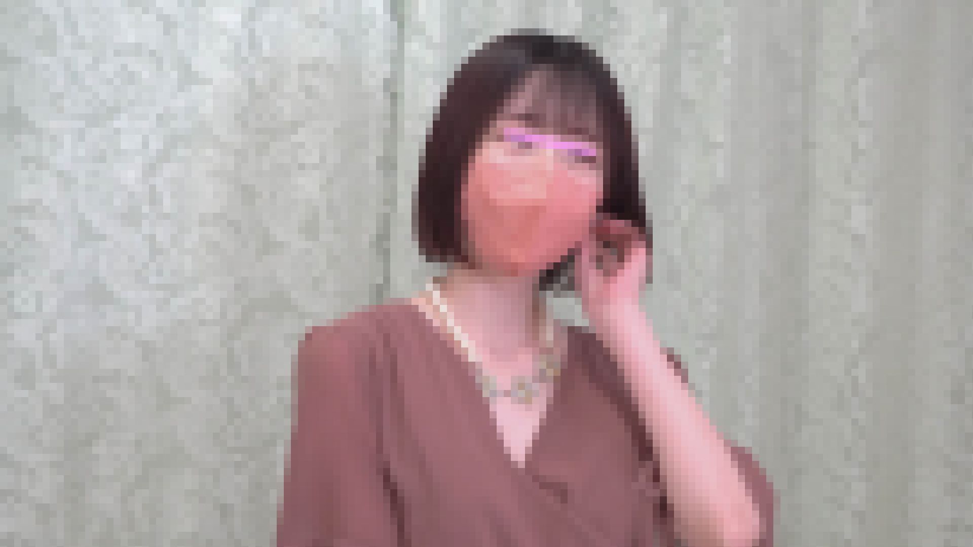 vol.79前編【結婚式の胸チラ・パンチラ】爆乳ノーブラ！受付さんの胸チラ/食い込みパンチラ　２名　サンプル画像2