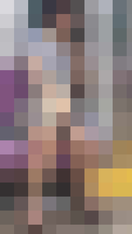 【再販】グレーミニスカート女子大生の生脚　サンプル画像1