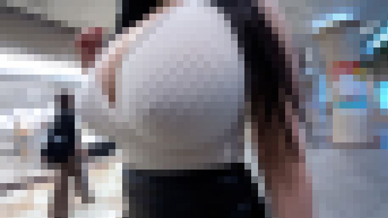 【爆乳Kカップ美女】超グラマラス爆乳×爆尻美女!!ノーブラ勃起乳首＆透け赤Tバックで周囲を挑発!!　サンプル画像3