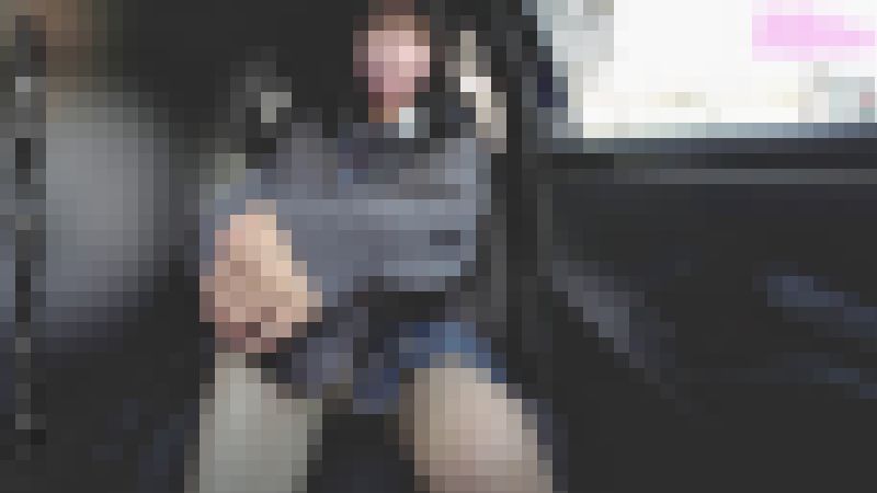 制服JKとデートを隠し撮りしてみた（車内パンチラ）　サンプル画像3