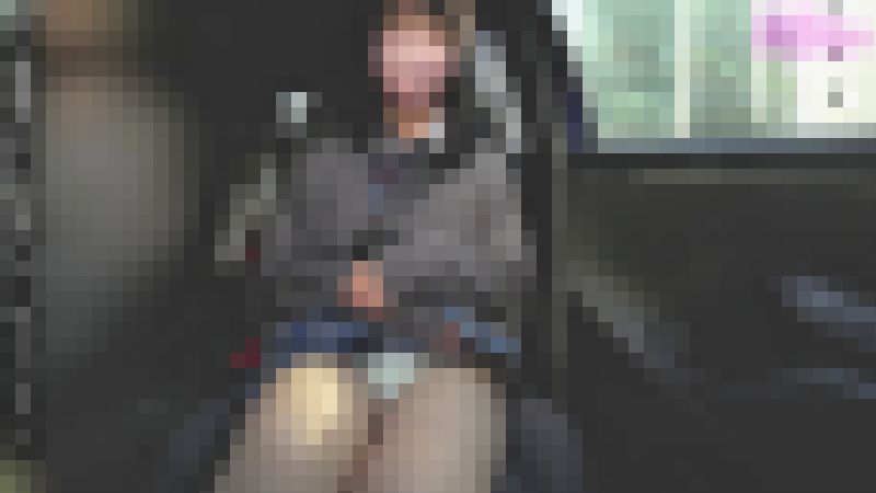 制服JKとデートを隠し撮りしてみた（車内パンチラ）　サンプル画像4