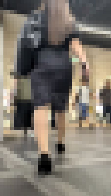 【604】膝丈のタイトスカートを見せつけて歩く都会のOLさんを追う！　サンプル画像4