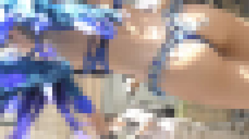 【フェチ動画真】超至近距離接写美尻も!ラグジュアリーに煌めく太もも&美ヒップ最高のコバルトブルーの美女ダンサー サンプル画像4